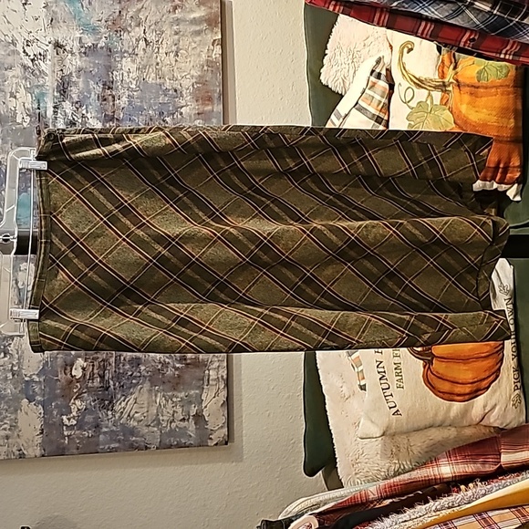 218 Vintage Plaid skirt - Picture 2 of 2